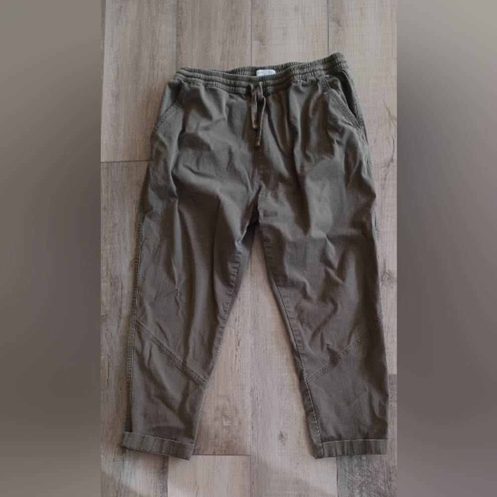 Cotton on women's pants, size 14 in olive